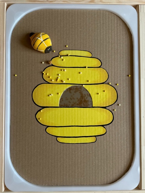 Świat pszczół z nakładką